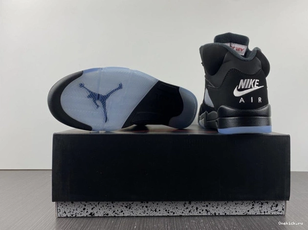 One Kick Black 5 Retro (2016) Jordan Metallic 845035-003 0731